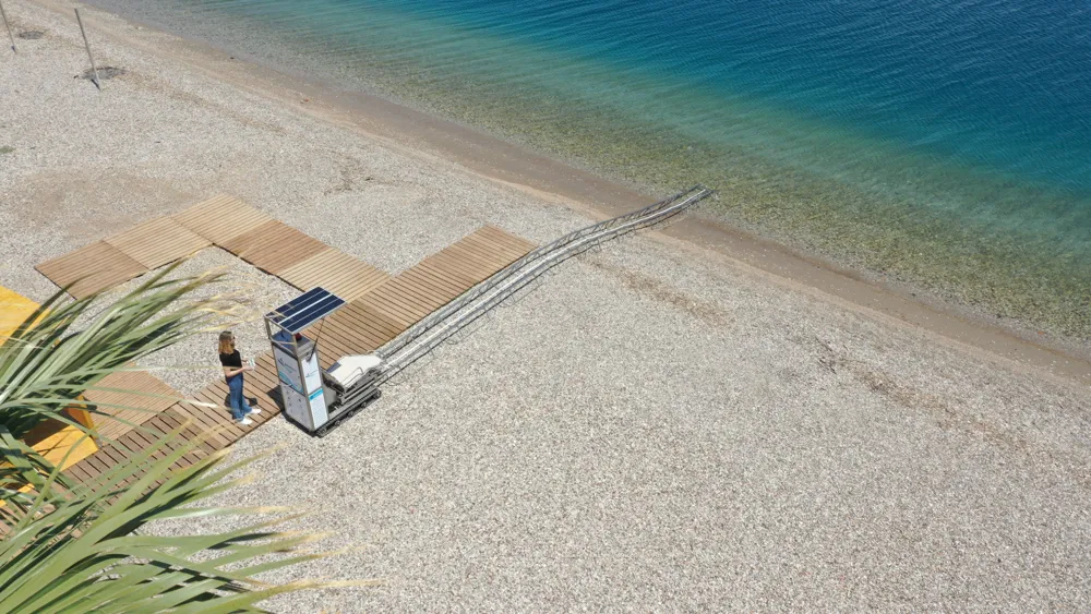 Inclusive mobile beach tractor Seatrac mover — photo 5