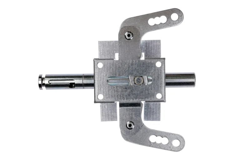 Cipierre locking device with flush-bolt retainer